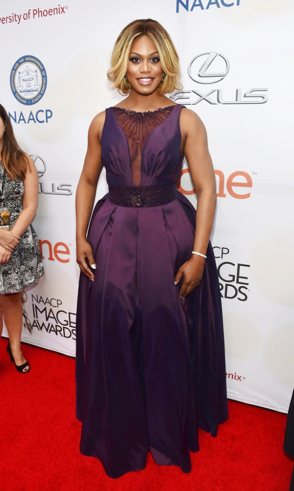 "Phát sốt" với phong cách thời trang của các sao nữ chuyển giới ảnh 19