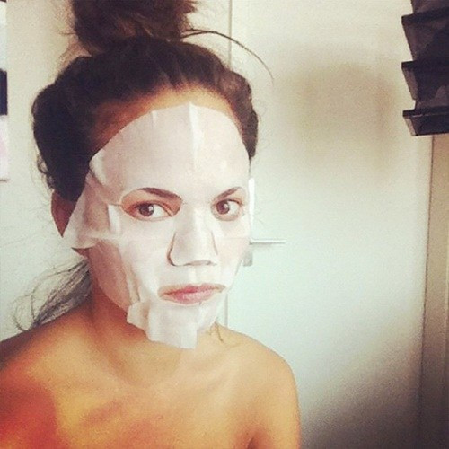 Lạ mắt ngắm nhìn các nữ minh tinh trong bộ mặt "dọa ma" ảnh 1