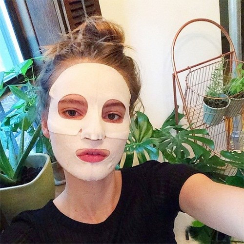 Lạ mắt ngắm nhìn các nữ minh tinh trong bộ mặt "dọa ma" ảnh 12