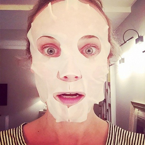 Lạ mắt ngắm nhìn các nữ minh tinh trong bộ mặt "dọa ma" ảnh 4