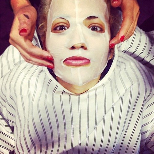 Lạ mắt ngắm nhìn các nữ minh tinh trong bộ mặt "dọa ma" ảnh 8