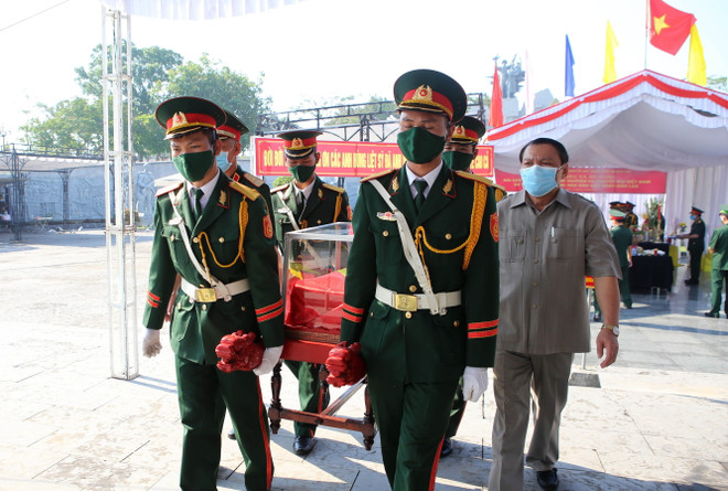 Quảng Trị truy điệu, an táng hài cốt liệt sỹ hy sinh ở Lào ảnh 1