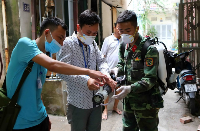 Hà Nội ra quân tổng vệ sinh, phun thuốc chống dịch sốt xuất huyết ảnh 2