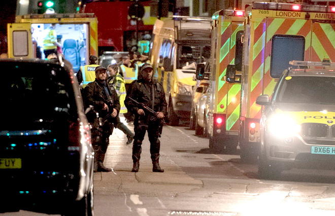 Cảnh sát London: Ít nhất 9 người chết trong loạt vụ tấn công ảnh 1
