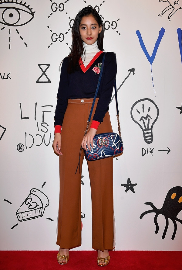 Hồ Ngọc Hà sánh vai cùng "ông trùm" Gucci trên thảm đỏ ở Nhật Bản ảnh 11