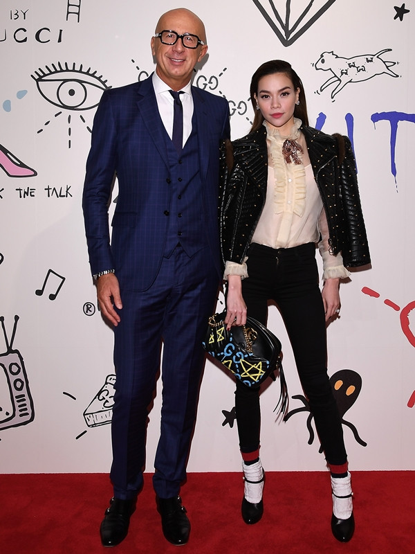 Hồ Ngọc Hà sánh vai cùng "ông trùm" Gucci trên thảm đỏ ở Nhật Bản ảnh 4