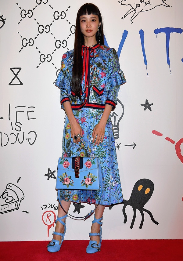 Hồ Ngọc Hà sánh vai cùng "ông trùm" Gucci trên thảm đỏ ở Nhật Bản ảnh 8