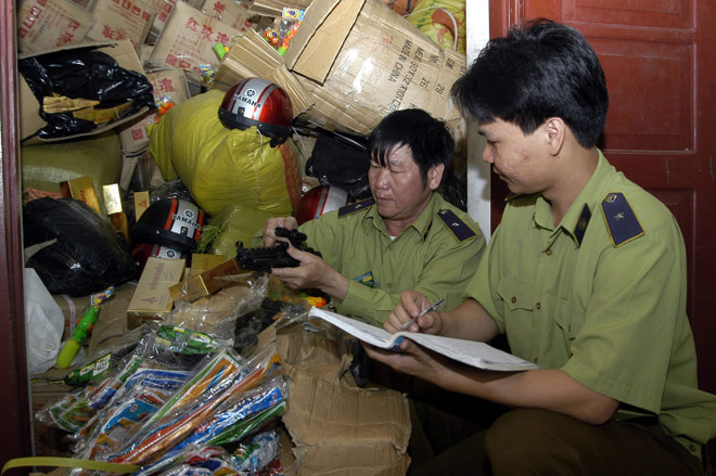 Hải Dương: Bắt vụ vận chuyển gần 300 khẩu súng bắn đạn nhựa ảnh 1