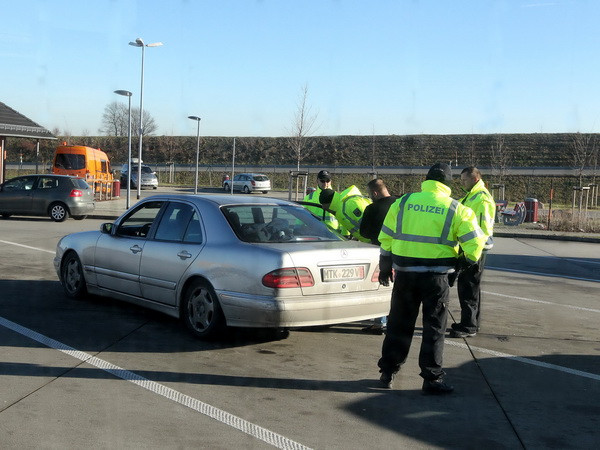 Đức cấm một trang mạng mang tư tưởng cực hữu hoạt động ảnh 1