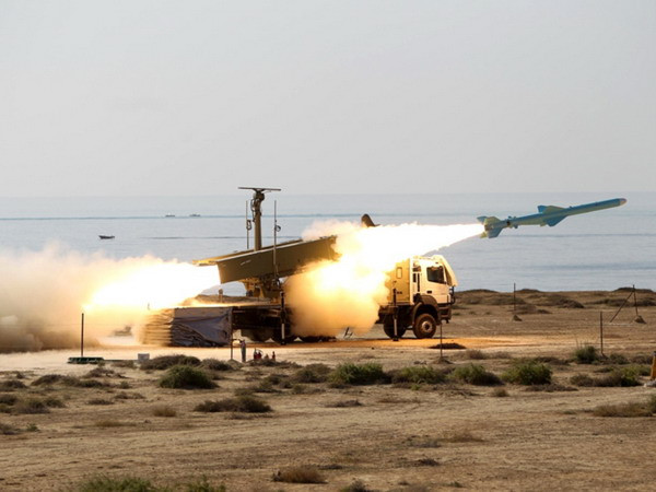 Iran thử thành công tên lửa Qader có tầm bắn 200km ảnh 1