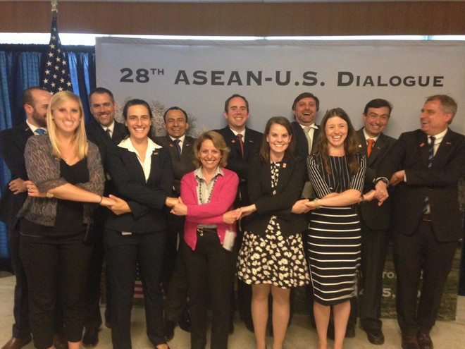 Mỹ và ASEAN nhất trí tìm cách giải quyết vấn đề Biển Đông ảnh 1