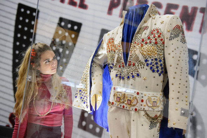 [Photo] Chiêm ngưỡng kỷ vật vô giá của huyền thoại Elvis Presley ảnh 1