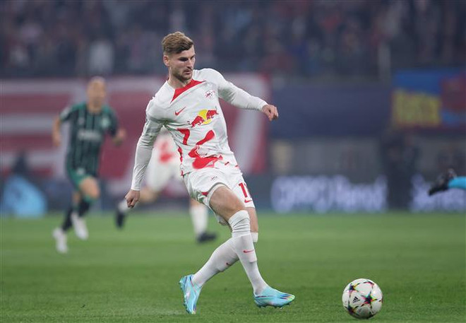 Tiền đạo Timo Werner trong trận đấu giữa câu lạc bộ Leipzig và Celtic tại giải UEFA Champions League ở Leipzig (Đức) ngày 5/10/2022. (Ảnh: AFP/TTXVN) World Cup 2022: Đội tuyển Đức và bài toán không Timo Werner ảnh 1