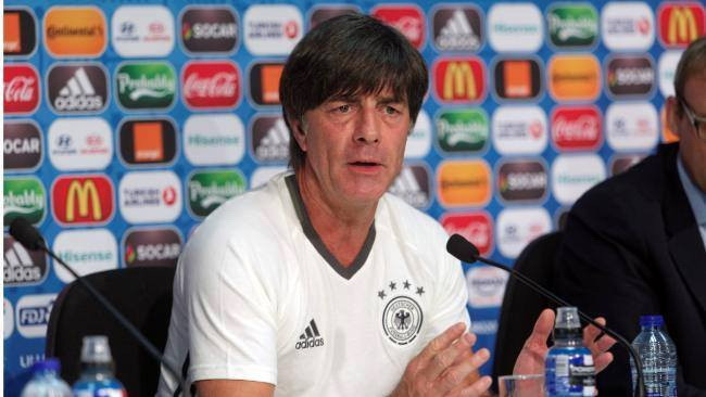 Joachim Löw tung hỏa mù trước trận mở màn với Ukraine? ảnh 1