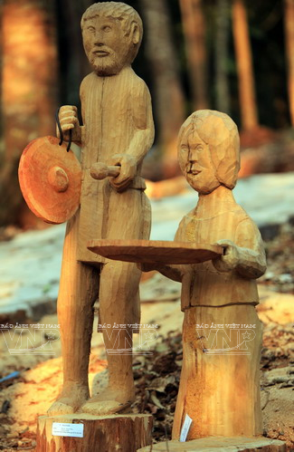 [Photo] Kiệt tác nghệ thuật tượng nhà mồ Tây Nguyên ảnh 5