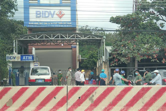 Bình Dương: Truy bắt nhanh nghi phạm cướp ngân hàng tại Lai Uyên ảnh 2