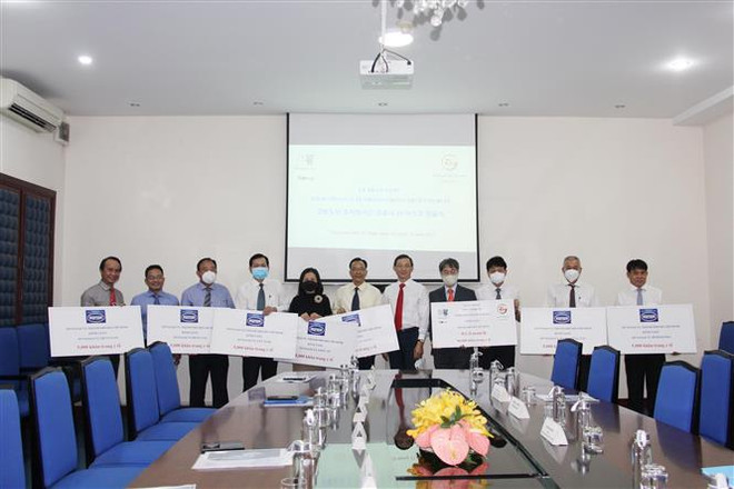 Tiếp nhận khẩu trang do Hàn Quốc trao tặng các tỉnh phía Nam ảnh 2