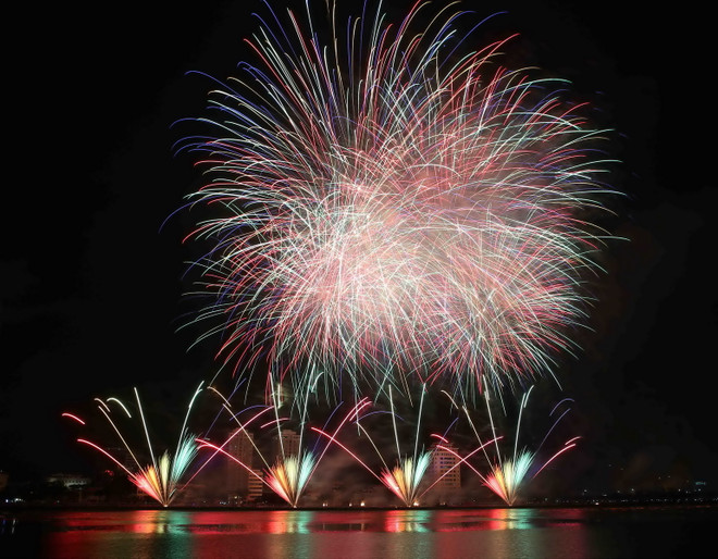 Khai mạc Cuộc thi trình diễn pháo hoa quốc tế 2015 tại Đà Nẵng ảnh 2