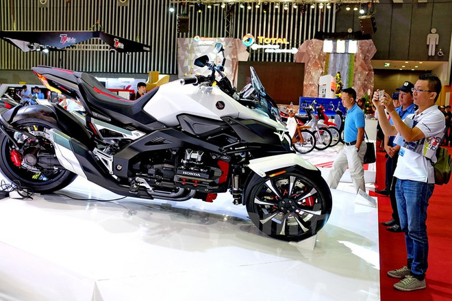 Thị trường xe máy chuyển dịch sang xe tay ga cao cấp, phân khối lớn ảnh 2