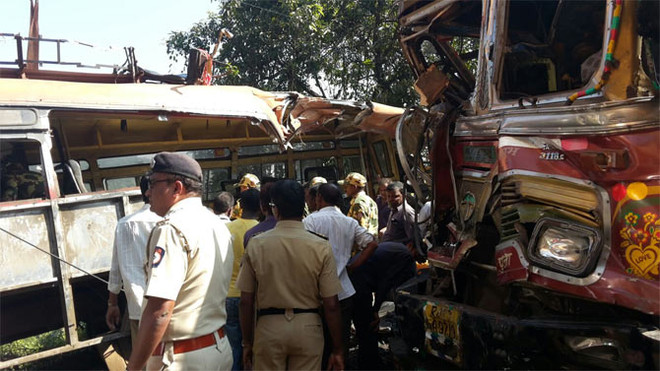 Ấn Độ: Xe tải đâm vào đám cưới, ít nhất 11 người thiệt mạng ảnh 1