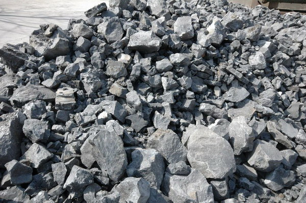 Tình trạng thiếu cung sẽ đẩy giá alumina tăng cao vào năm 2015 ảnh 1