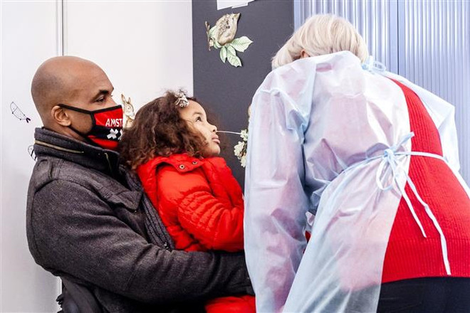 Canada đề xuất tiêm chủng vaccine bắt buộc, Costa Rica tiêm cho trẻ em ảnh 2