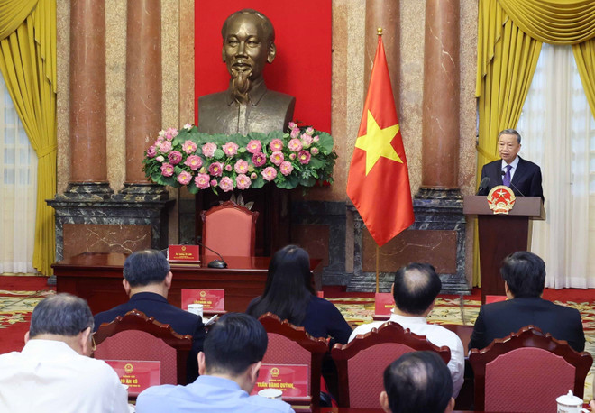 Chủ tịch nước Tô Lâm phát biểu tại buổi gặp mặt. (Ảnh: Nhan Sáng/TTXVN) ttxvn_20240614_chu tich nuoc to lam_dong bao dan toc_bien gioi hai dao (7).jpg