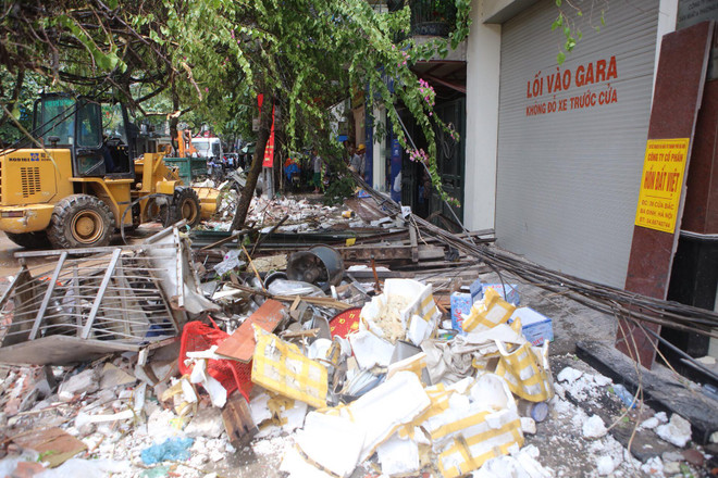 Hà Nội: Hai nạn nhân đã tử vong trong vụ sập nhà tại phố Cửa Bắc ảnh 8