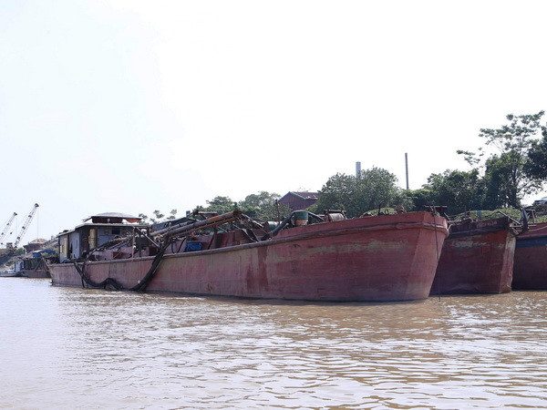 Lắp đặt camera phục vụ quản lý và giám sát trên sông Hồng ảnh 1