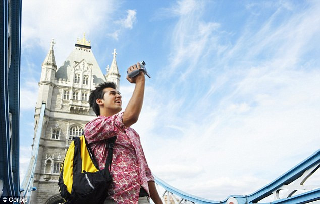 Lượng khách du lịch nghỉ qua đêm tại châu Âu đạt mức kỷ lục ảnh 1