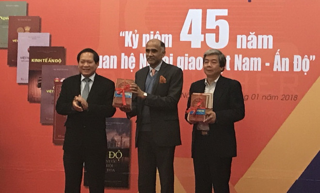 Ra mắt bộ sách “Kỷ niệm 45 năm quan hệ ngoại giao Việt Nam-Ấn Độ” ảnh 2