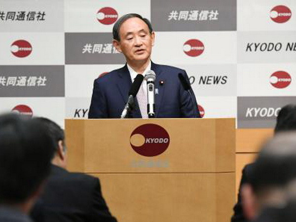 Chánh Văn phòng Nội các Nhật Bản Yoshihide Suga. (Nguồn: Kyodo/TTXVN) Nhật Bản tăng cường phát thanh cho công dân bị Triều Tiên bắt cóc ảnh 1