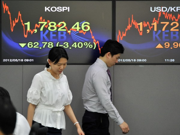 Thị trường chứng khoán châu Á chịu sức ép phiên đầu tuần ảnh 1