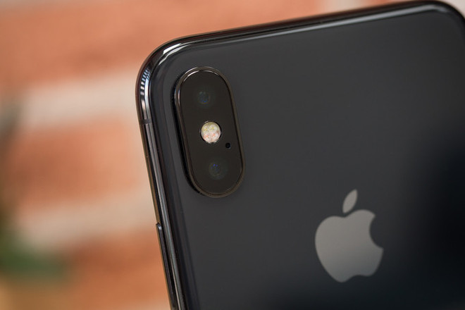 Người dùng than kính camera iPhone X dễ bị nứt và không được bảo hành ảnh 1