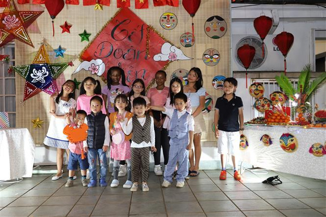 Thiếu nhi Việt Nam tại Nam Phi chung vui đón Tết trông Trăng ảnh 1