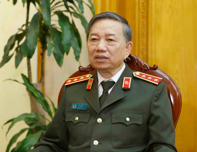 Bộ trưởng Bộ Công an đăng đàn đầu tiên trả lời chất vấn của Quốc hội ảnh 1