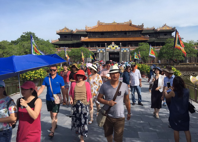 Huế dùng công nghệ thực tế ảo giúp du khách trải nghiệm Hoàng cung ảnh 1