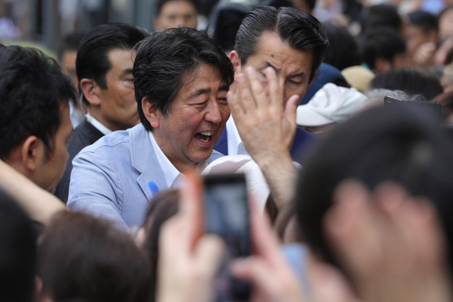 Thủ tướng Nhật Bản Abe gia nhập Instagram để lôi kéo cử tri trẻ tuổi ảnh 1