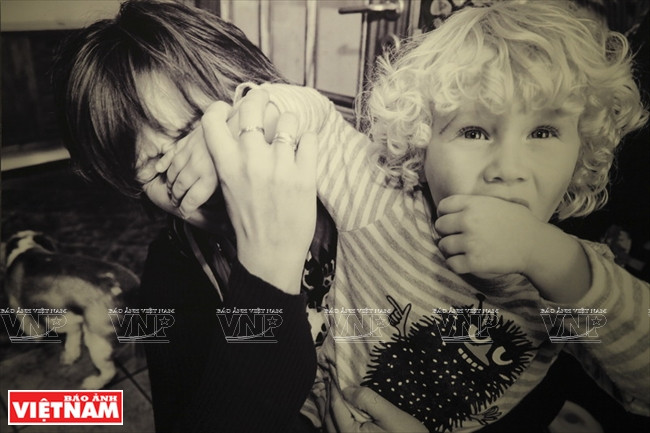 Hiểu thêm về trẻ tự kỷ qua ống kính của nhiếp ảnh gia nước ngoài ảnh 9