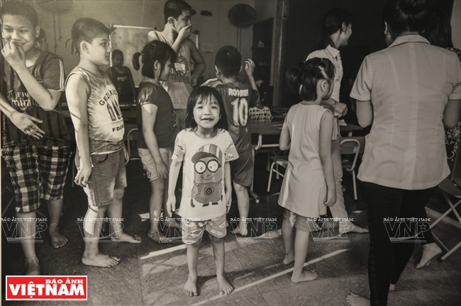 Hiểu thêm về trẻ tự kỷ qua ống kính của nhiếp ảnh gia nước ngoài ảnh 2