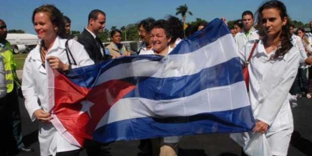 Hàn Quốc viện trợ quần áo y tế cho các bác sỹ Cuba chống dịch Ebola ảnh 1