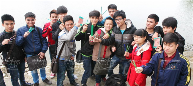 Giới trẻ Hà thành hào hứng với nghệ thuật khắc trên bút chì ảnh 8