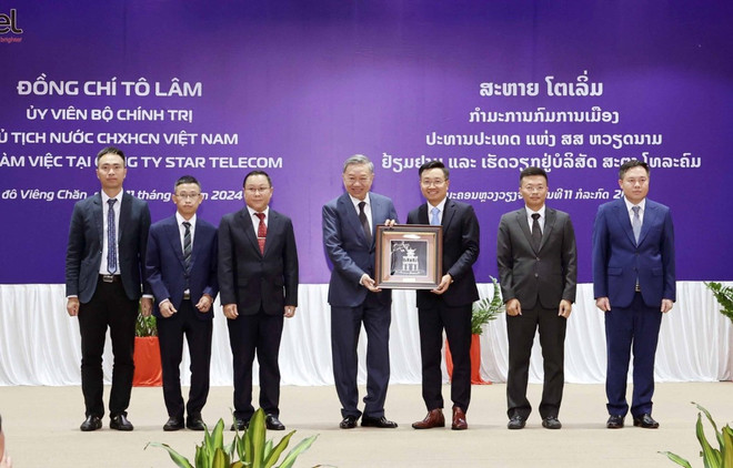 chu tich nuoc to lam_tham lao 2.jpg