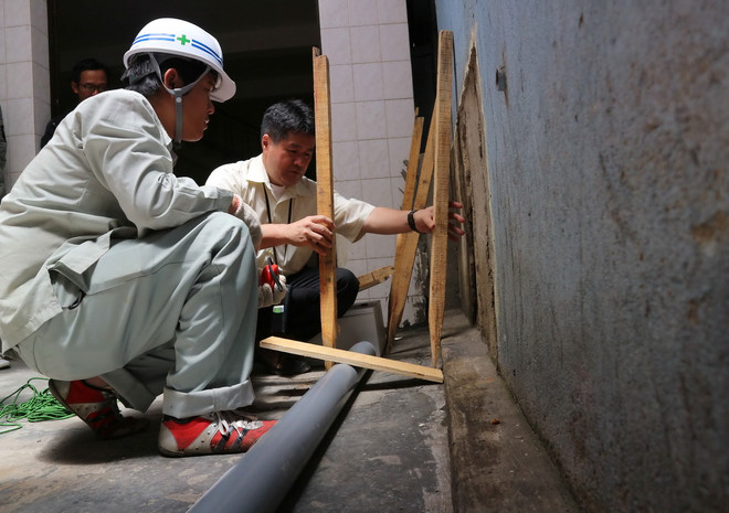 Nhiều người dân Đà Lạt hoang mang vì hiện tượng nứt đất ảnh 12