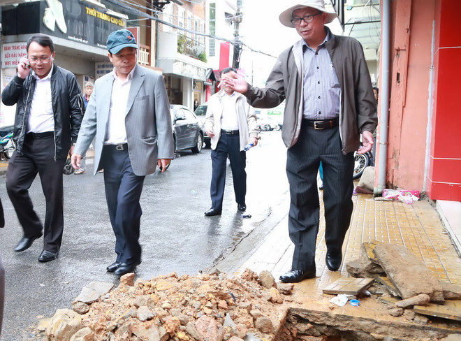 Nhiều người dân Đà Lạt hoang mang vì hiện tượng nứt đất ảnh 4