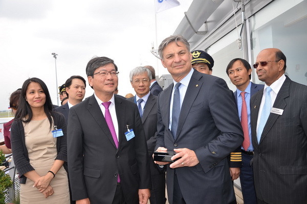 Boeing 787-9 của Vietnam Airlines bay trình diễn tại Pháp ảnh 3