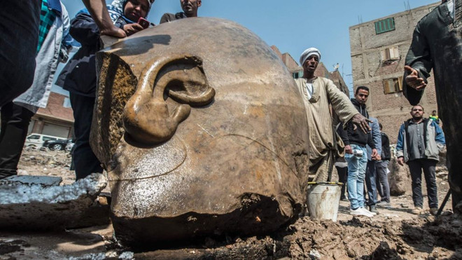 Tim ra 2 tượng pharaoh niên đại hơn 3.000 năm trước tại Cairo ảnh 1