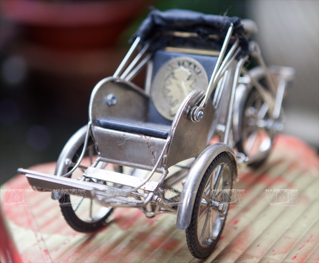 TP.HCM: Ngắm "gia tài" đẹp lung linh được tái chế từ rác thải ảnh 5