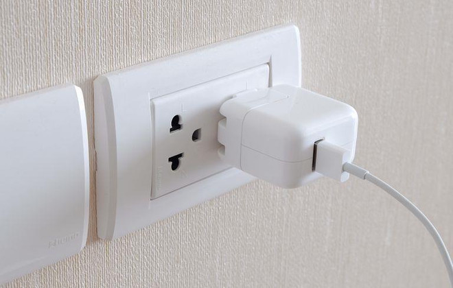 Apple thu hồi một số bộ phích cắm sạc vì "nguy cơ gây giật điện" ảnh 1