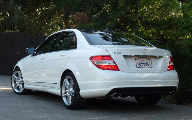 Mercedes-Benz báo lỗi đối với hơn 280.000 xe C-Class ảnh 1